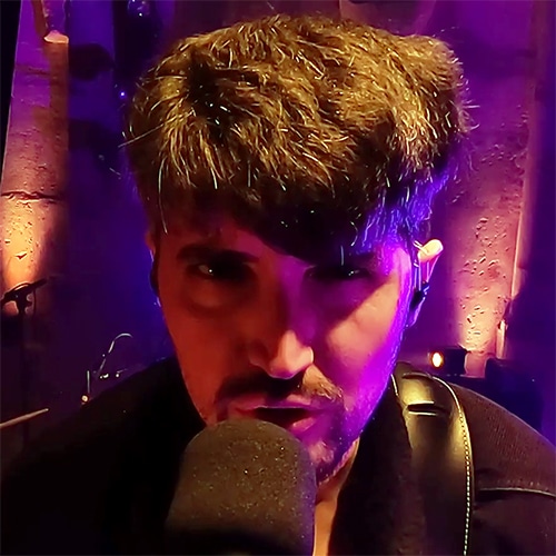 Hugo, le chanteur du groupe Luma Project.